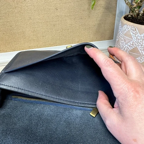 Vintage Wako of Japan Turlock Flap Clutch/Crossbody/shoulder in Navy - Leather - Picture 6 of 10